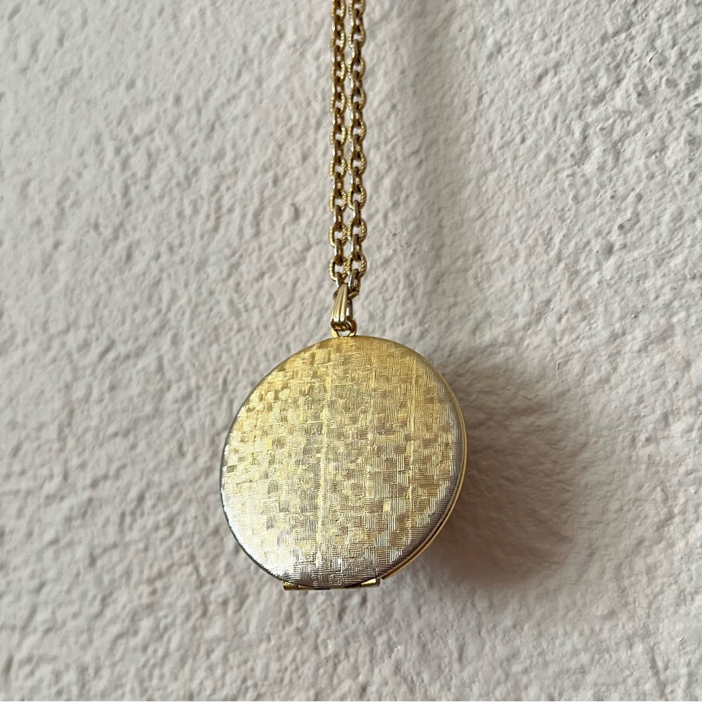 Vintage Guilloche Locket Necklace Gold Tone Red Enamel and Pearl Detail - Picture 14 of 15